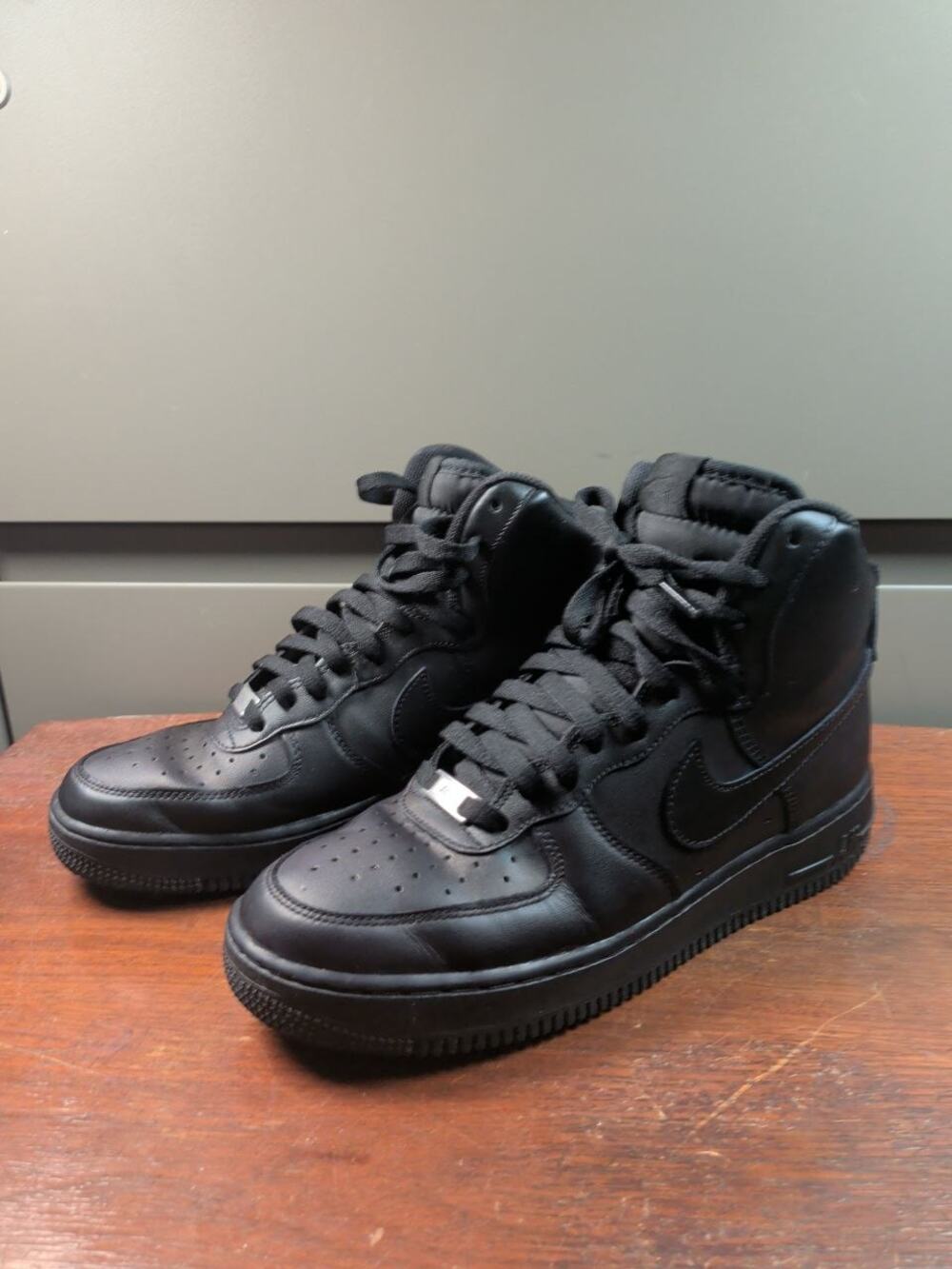 Nike Air Force 1 High '07 Triple Black Leather Sneakers Men's US 8 EU 41 Used